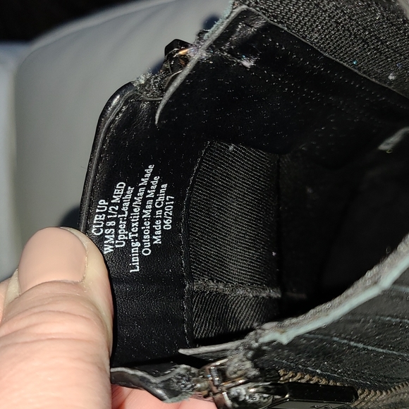 Reaction Kenneth Cole black leather booties - Picture 9 of 10